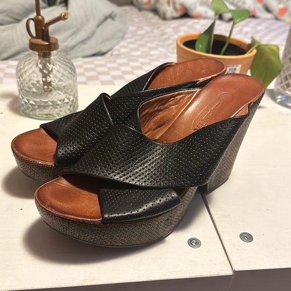 La pinta slip on heels - Picture 6 of 8